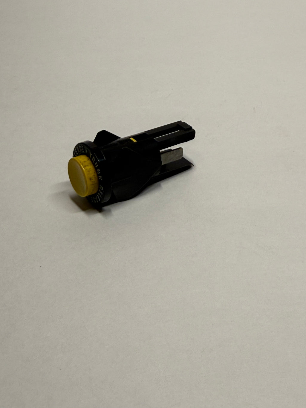 99-04 Ford Mustang Trunk Release Button