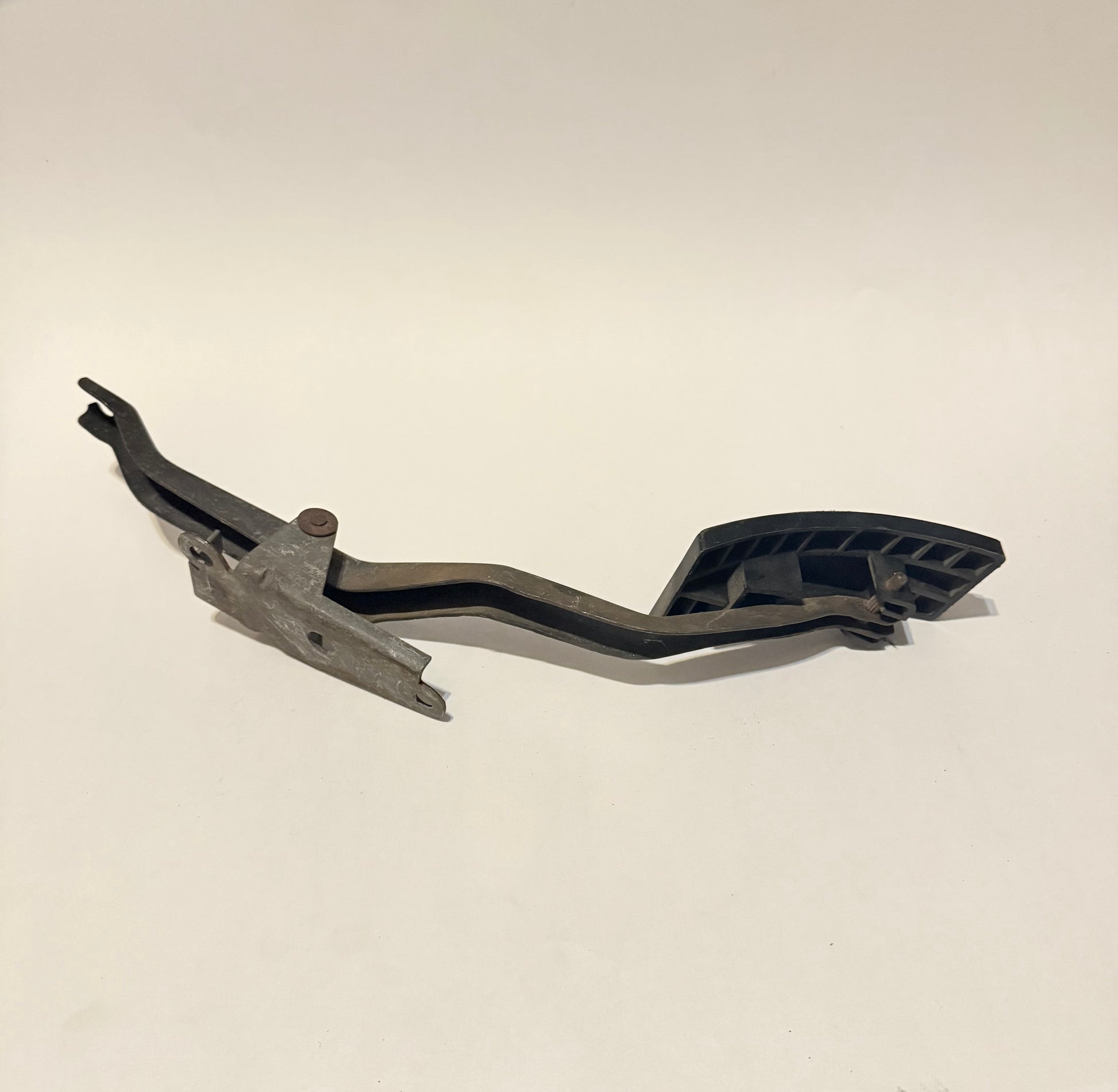 94-04 Mustang Gas Pedal Assembly with Bracket